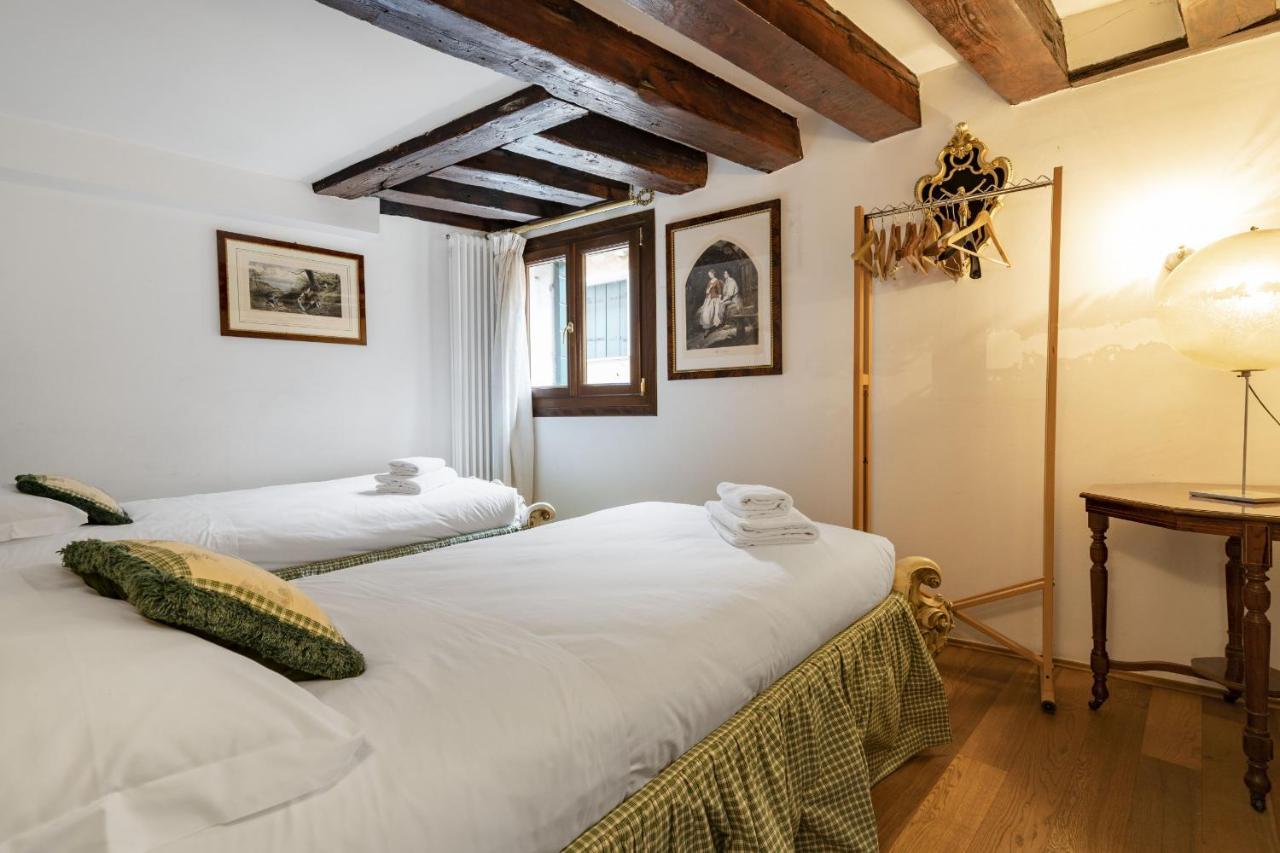 Gondola Luxury - Campo Santi Filippo E Giacomo By Wonderful Italy เวนิส ภายนอก รูปภาพ